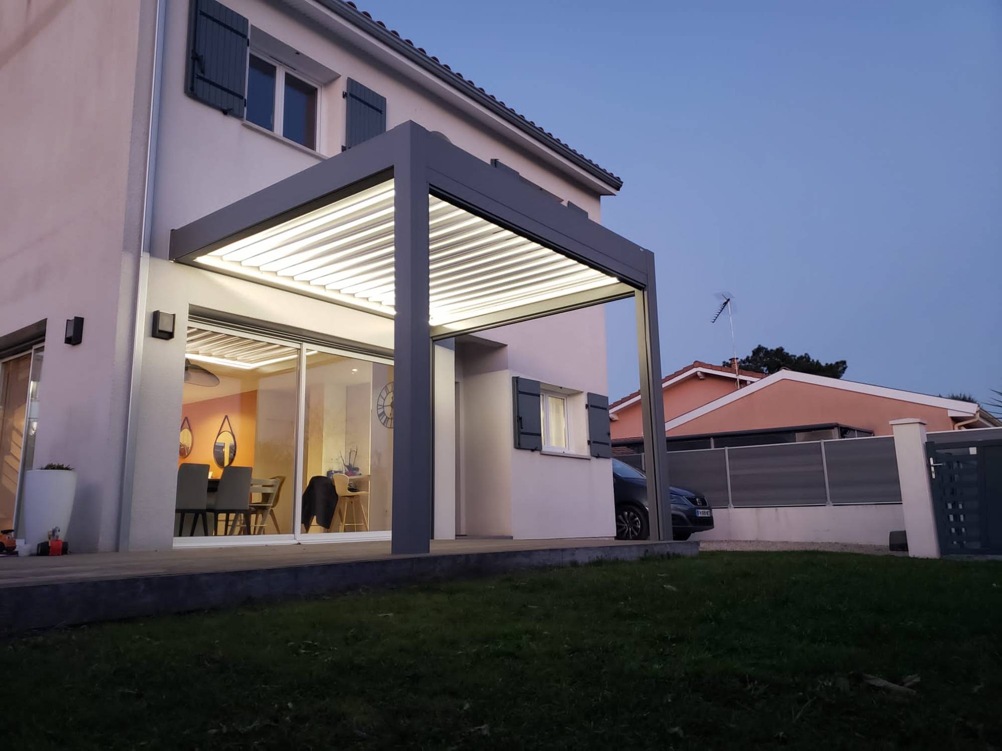 Pergola bioclimatique de haute qualité à Mérignac en Gironde 